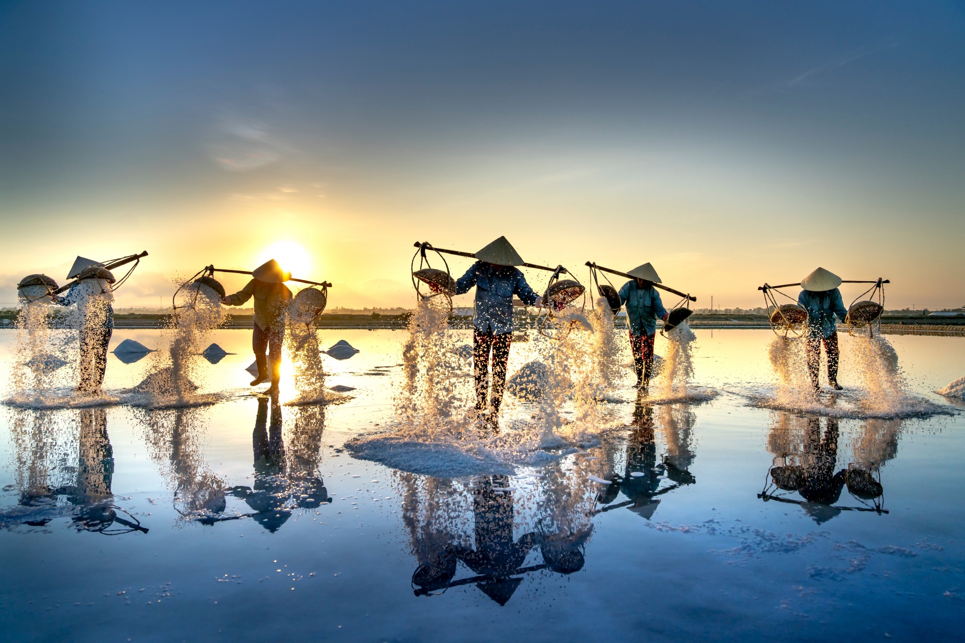 Standard Chartered adjusts Vietnam's 2023 GDP growth forecast to 5 per cent